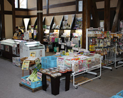 ▲Check out the selection of the town’s special products