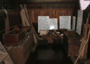 ▲這是當時使用的耕作工具和民間工具 ▲当時使用されていた農具や民具